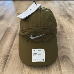 Nike Dri-Fit ADV Aerobill Tailwind Running Cap Olive Green Running BV2204-368